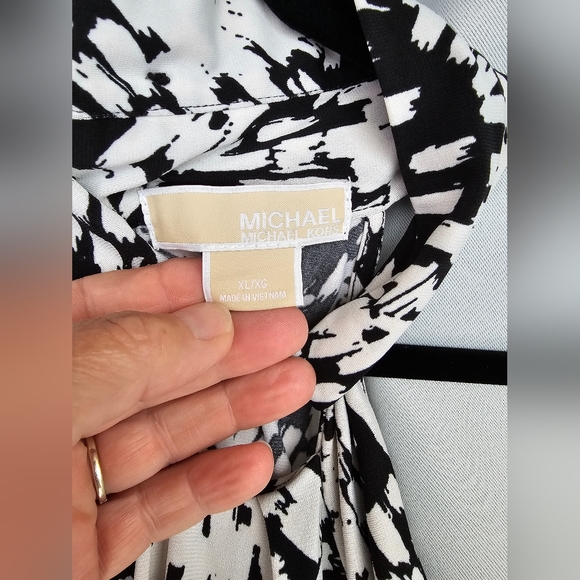 Michael Kohrs Sleeveless Classy Cutout Top XL - Picture 4 of 8